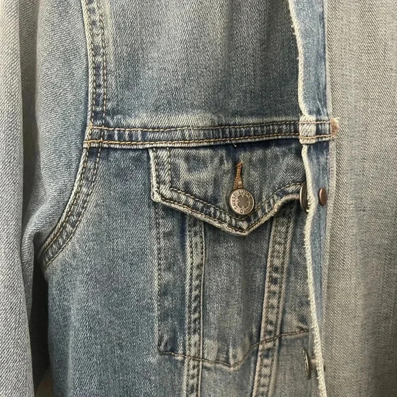 ❤️🔥HOST PICK❤️🔥 LUCKY BRAND Tomboy Trucker denim jacket - Picture 2 of 6